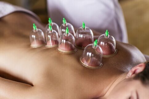 Le massage sous vide est une méthode efficace pour traiter l'ostéochondrose à la maison.